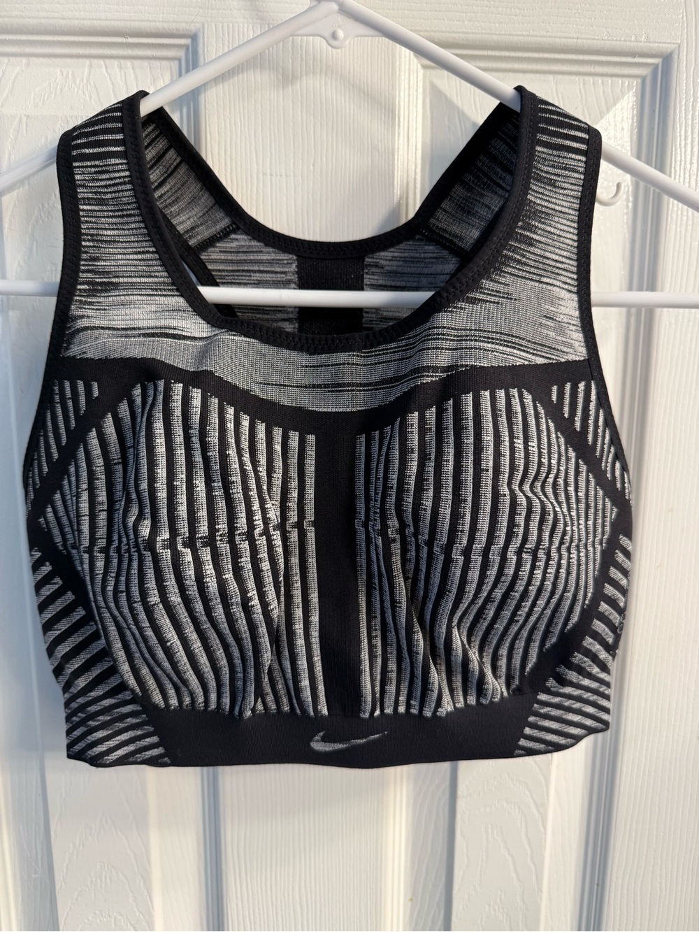 NWOT Nike Flyknit Sports Bra size XL